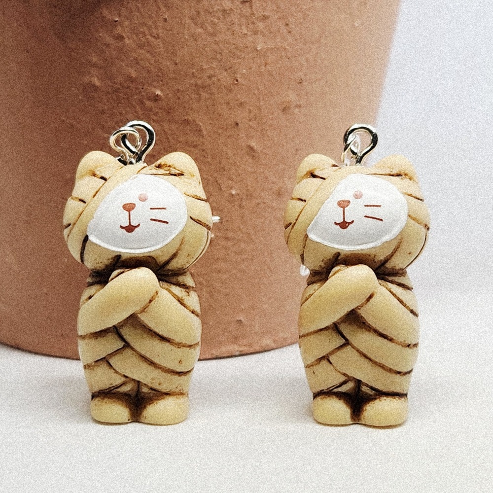 Handmade Halloween Mummy Cat Drop Earrings Beige‎ Feline Spooky Novelty Jewelry